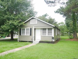 4005 Lee St, Zachary, LA 70791