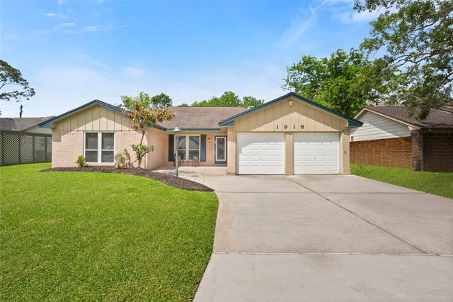 1916 Tracy Lynn Lane, Alvin, TX 77511