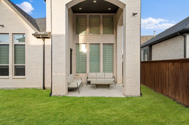 8213 Legacy Oak Drive, Mckinney, TX 75071