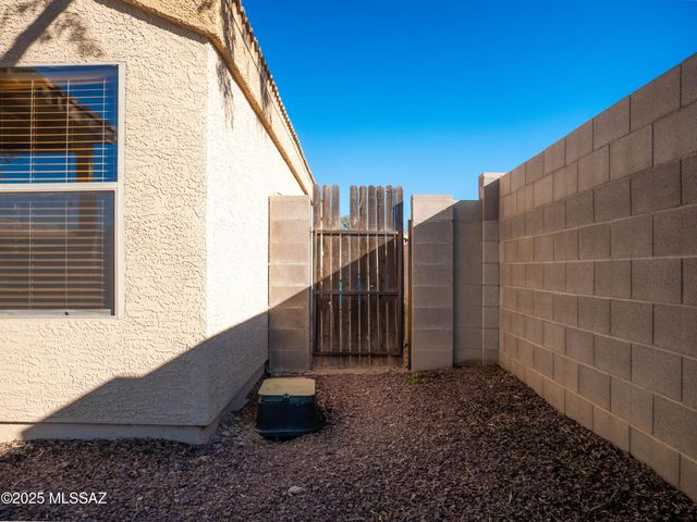 8318 S Via De Ronaldo, Tucson, AZ 85747