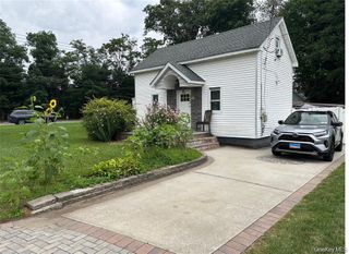1287 Little East Neck Road, Wyandanch, NY 11798