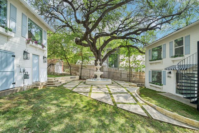 1205 Alta Vista Ave A, Austin, TX 78704