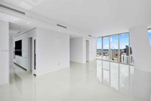 300 Biscayne Blvd Way 4901E, Miami, FL 33131