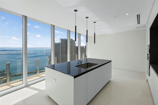 300 Biscayne Blvd Way 4901E, Miami, FL 33131