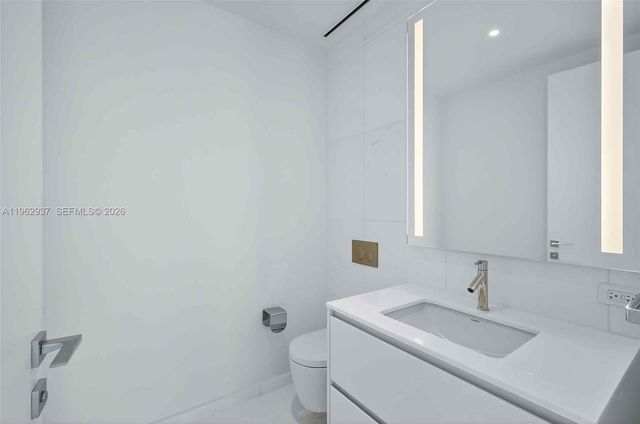 300 Biscayne Blvd Way 4901E, Miami, FL 33131