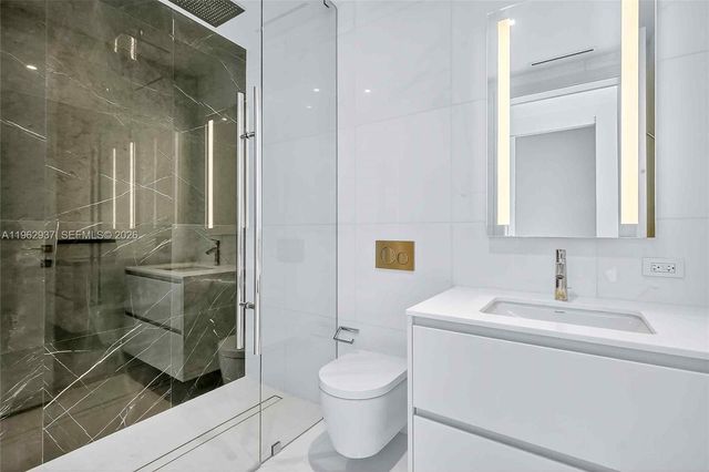 300 Biscayne Blvd Way 4901E, Miami, FL 33131