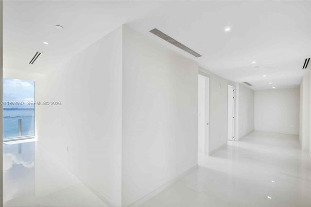 300 Biscayne Blvd Way 4901E, Miami, FL 33131