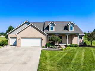 5212 W Shoreline Terrace, Muncie, IN 47304
