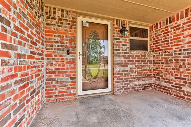 929 SW 11th Street, Moore, OK 73160