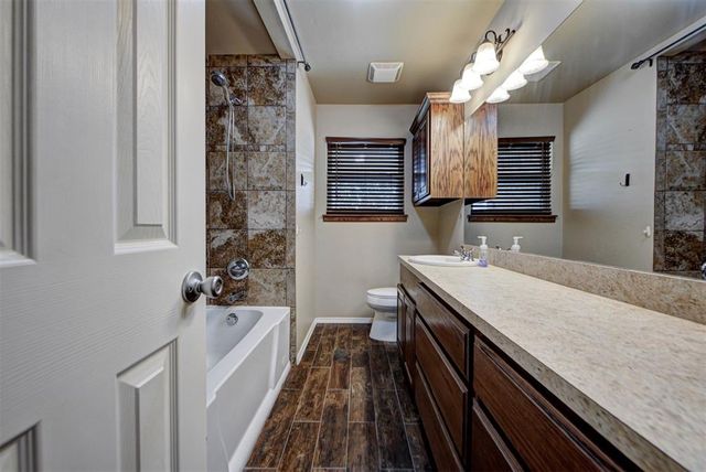 929 SW 11th Street, Moore, OK 73160