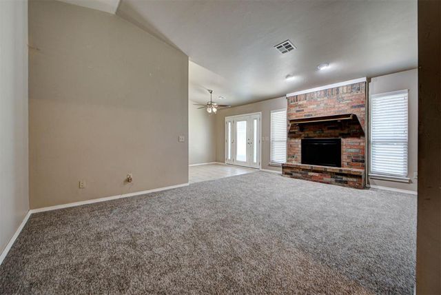 929 SW 11th Street, Moore, OK 73160