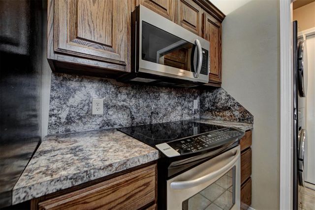 929 SW 11th Street, Moore, OK 73160