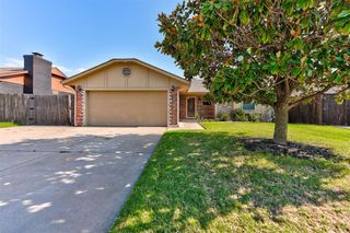 929 SW 11th Street, Moore, OK 73160
