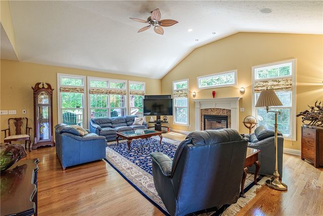 23 Timber Glen, Penfield, NY 14526