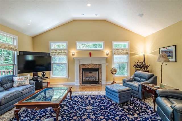 23 Timber Glen, Penfield, NY 14526
