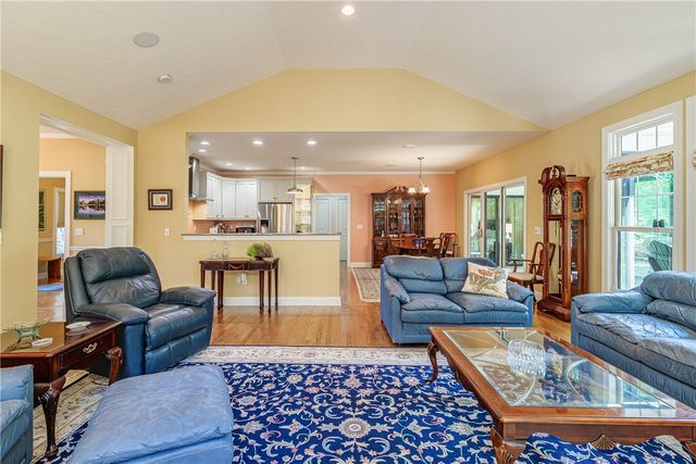 23 Timber Glen, Penfield, NY 14526