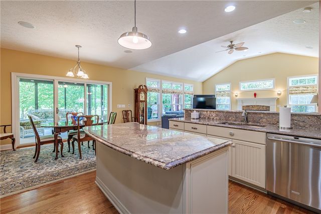 23 Timber Glen, Penfield, NY 14526