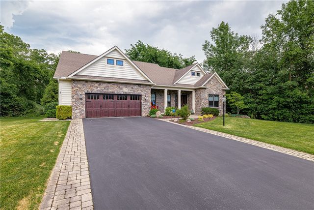 23 Timber Glen, Penfield, NY 14526