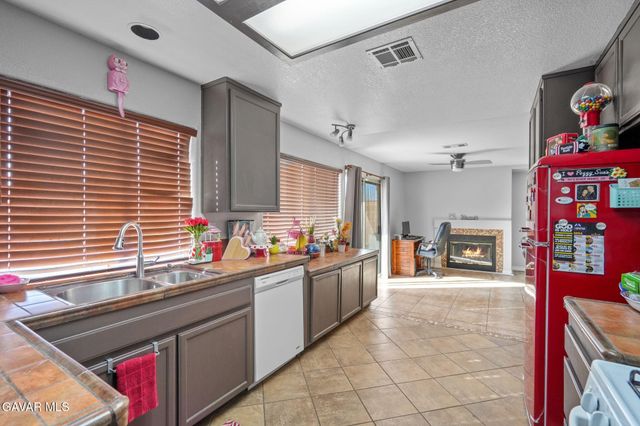 36857 E 42nd Street, Palmdale, CA 93552