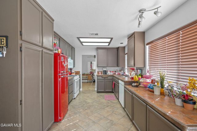 36857 E 42nd Street, Palmdale, CA 93552