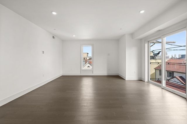 410 W Broadway 305, Boston, MA 02127