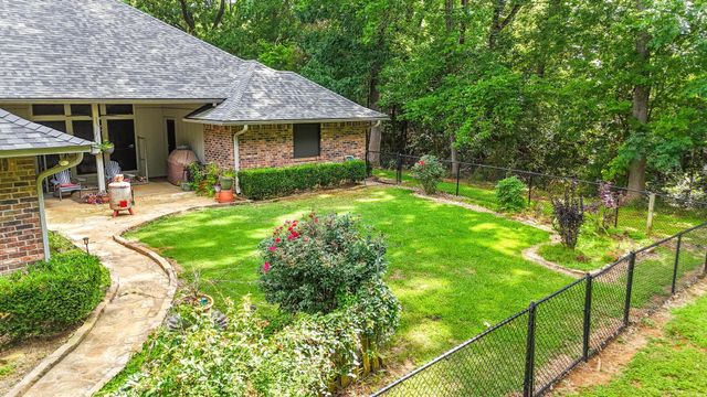 1749 E US Highway 84, Palestine, TX 75801