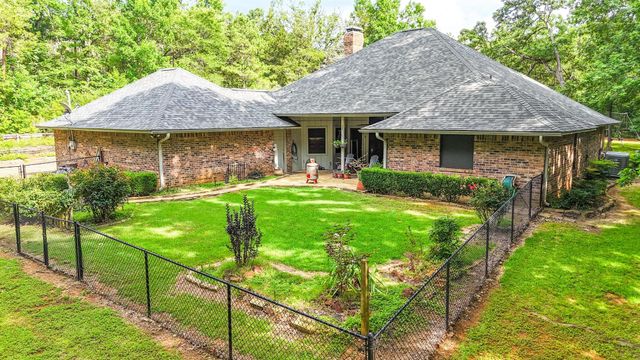 1749 E US Highway 84, Palestine, TX 75801