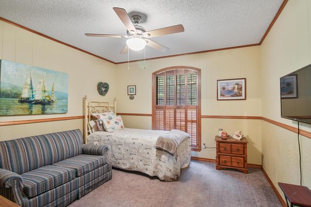1749 E US Highway 84, Palestine, TX 75801