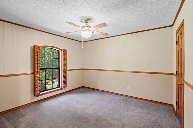 1749 E US Highway 84, Palestine, TX 75801