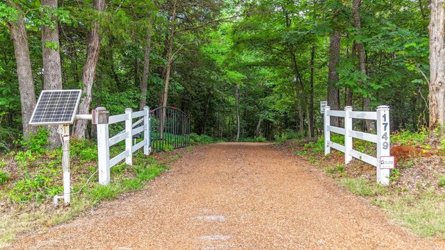 1749 E US Highway 84, Palestine, TX 75801