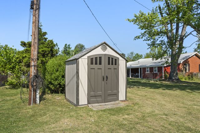 424 Kimmins St, Hohenwald, TN 38462