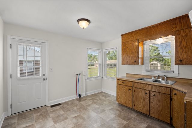 424 Kimmins St, Hohenwald, TN 38462