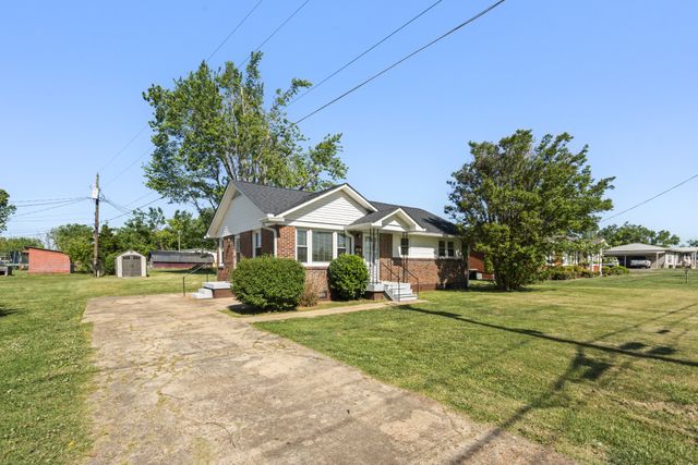 424 Kimmins St, Hohenwald, TN 38462