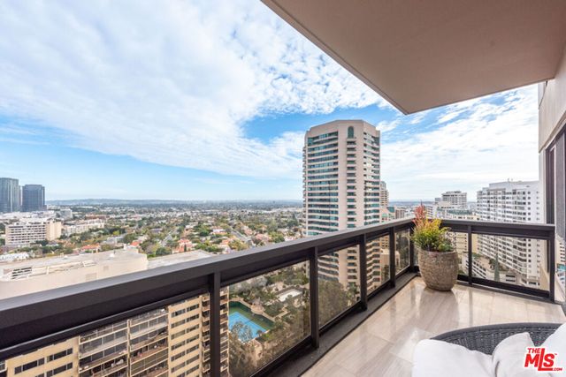 10445 Wilshire Boulevard 1905, Los Angeles, CA 90024
