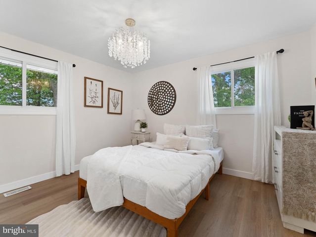 201 S GARDEN BLVD, Beverly, NJ 08010