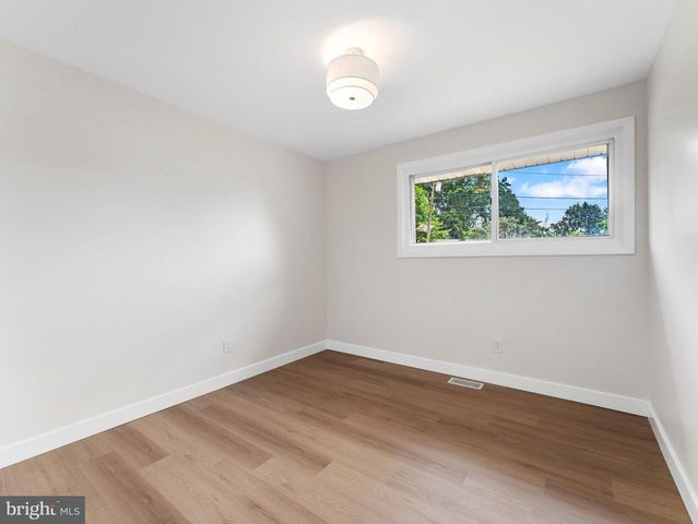 201 S GARDEN BLVD, Beverly, NJ 08010