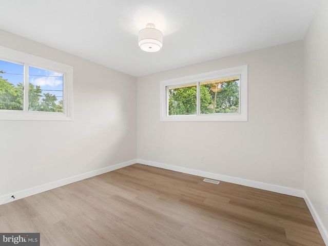 201 S GARDEN BLVD, Beverly, NJ 08010