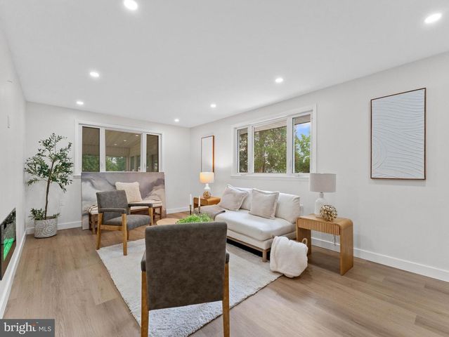 201 S GARDEN BLVD, Beverly, NJ 08010