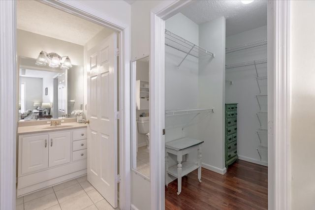 2025 Woodmont Blvd Apt 239, Nashville, TN 37215