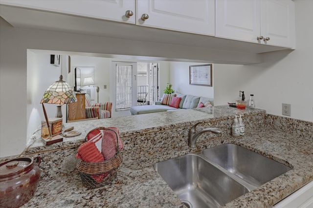 2025 Woodmont Blvd Apt 239, Nashville, TN 37215