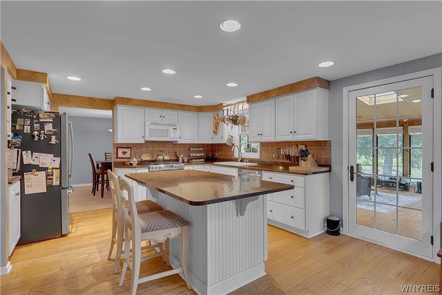 341 Rambling Road, Amherst, NY 14051
