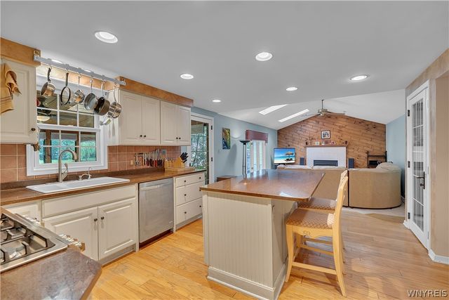 341 Rambling Road, Amherst, NY 14051