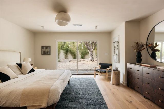 4781 Round Top Drive, Los Angeles, CA 90065