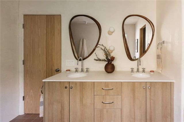 4781 Round Top Drive, Los Angeles, CA 90065