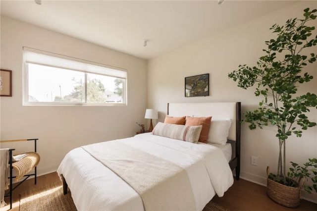 4781 Round Top Drive, Los Angeles, CA 90065