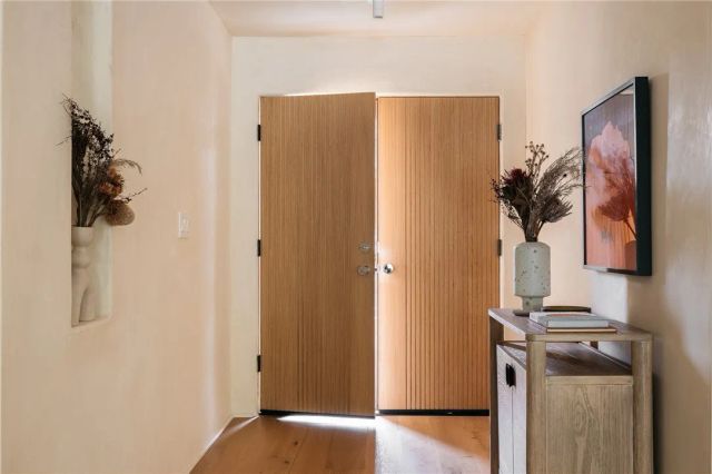 4781 Round Top Drive, Los Angeles, CA 90065