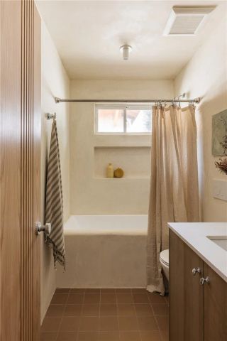 4781 Round Top Drive, Los Angeles, CA 90065