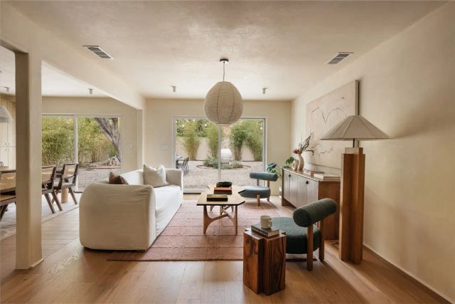 4781 Round Top Drive, Los Angeles, CA 90065