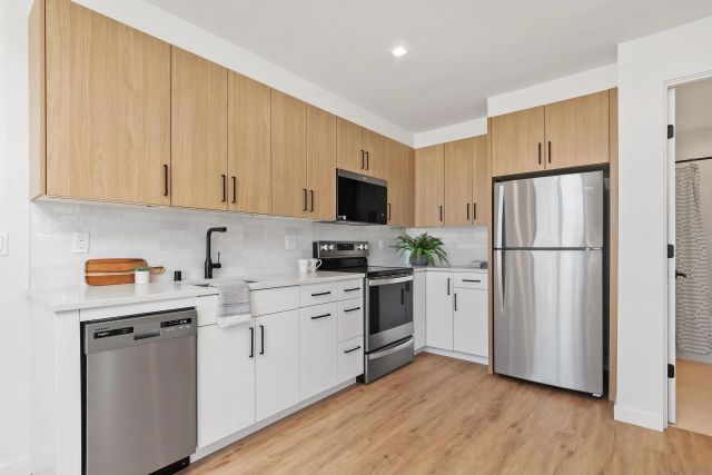 1111 Torrey Pines Rd 200, La Jolla, CA 92037