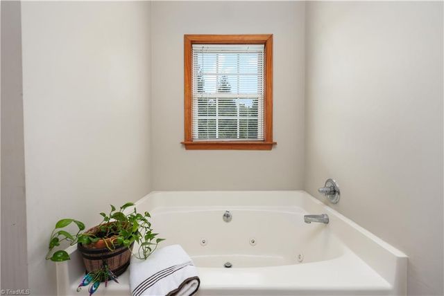 514 Honeysuckle Ridge, Asheboro, NC 27205
